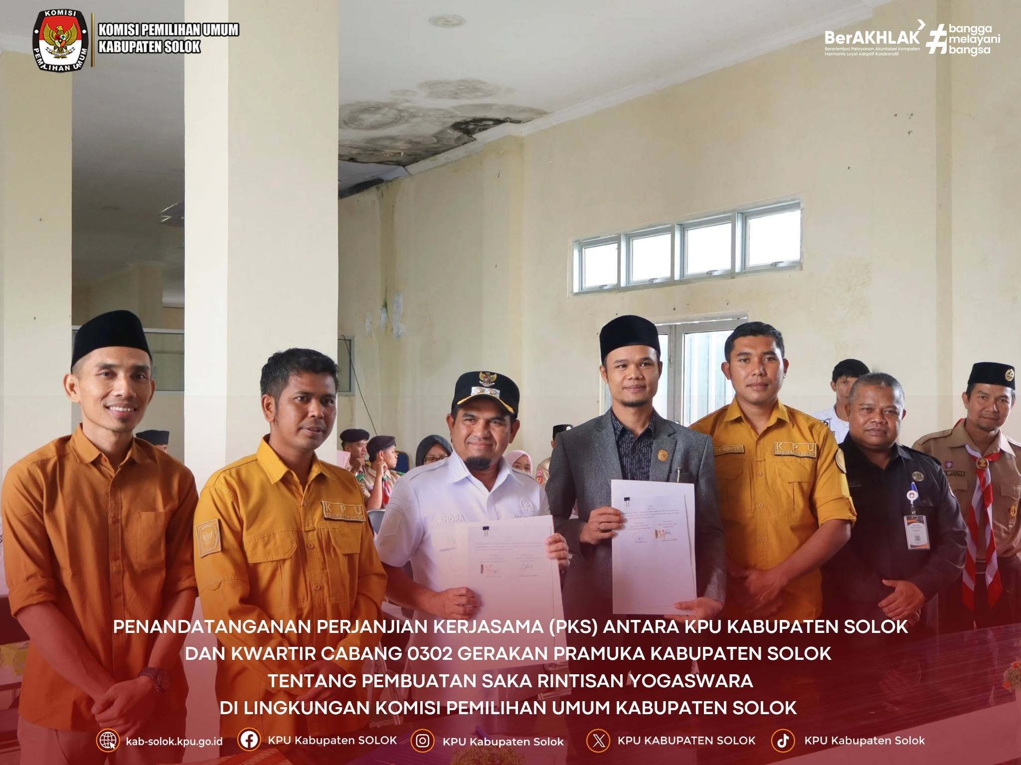 Penandatangan MoU KPU dengan Kwarcab 0302 Kabupaten Solok